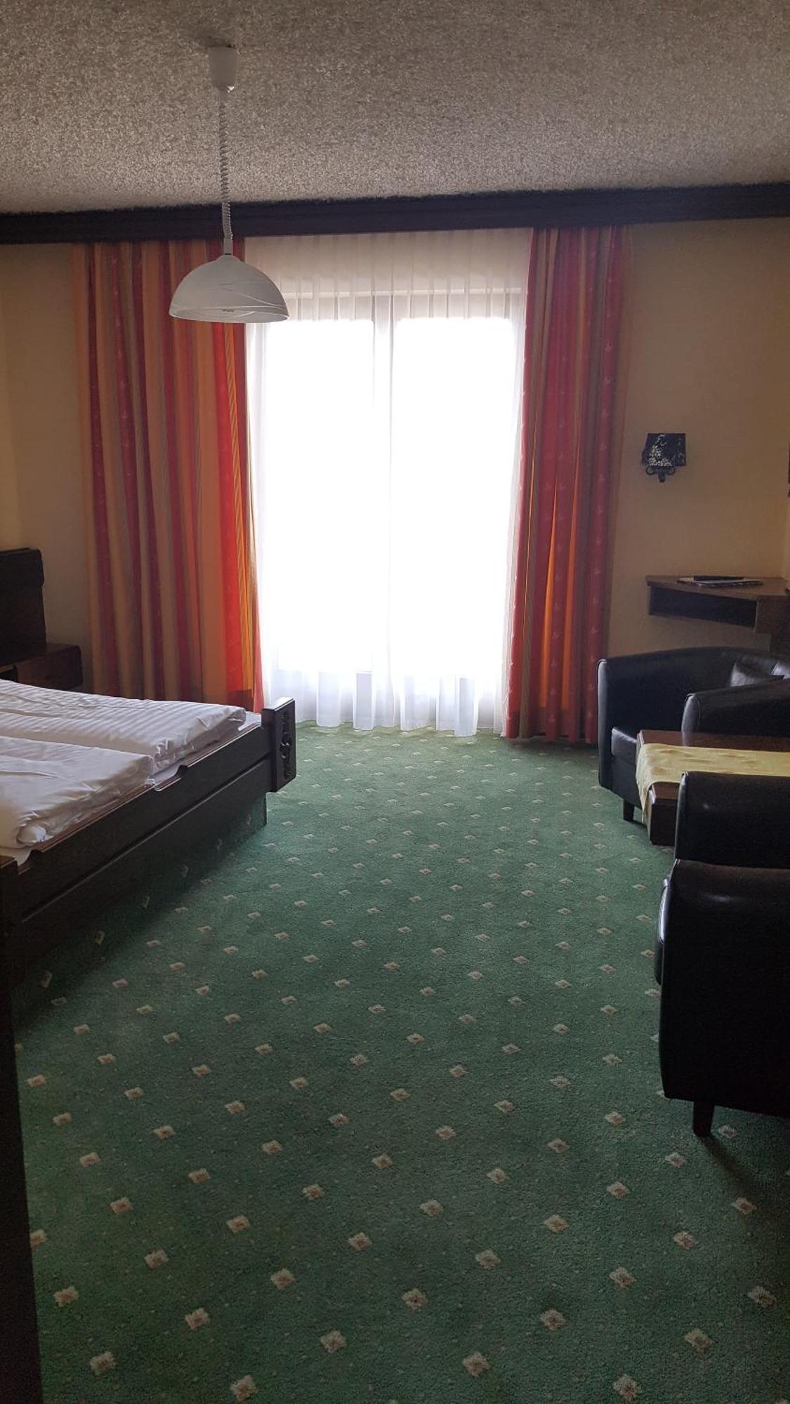 Hotel Kanz Villach Buitenkant foto